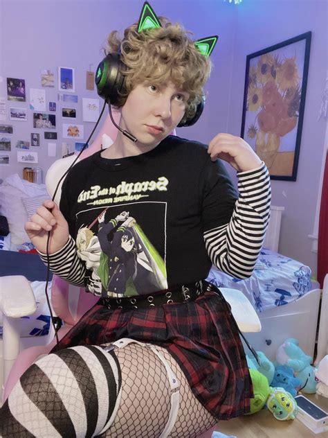 FEMBOY CUMSHOT @ Tranny Clips .